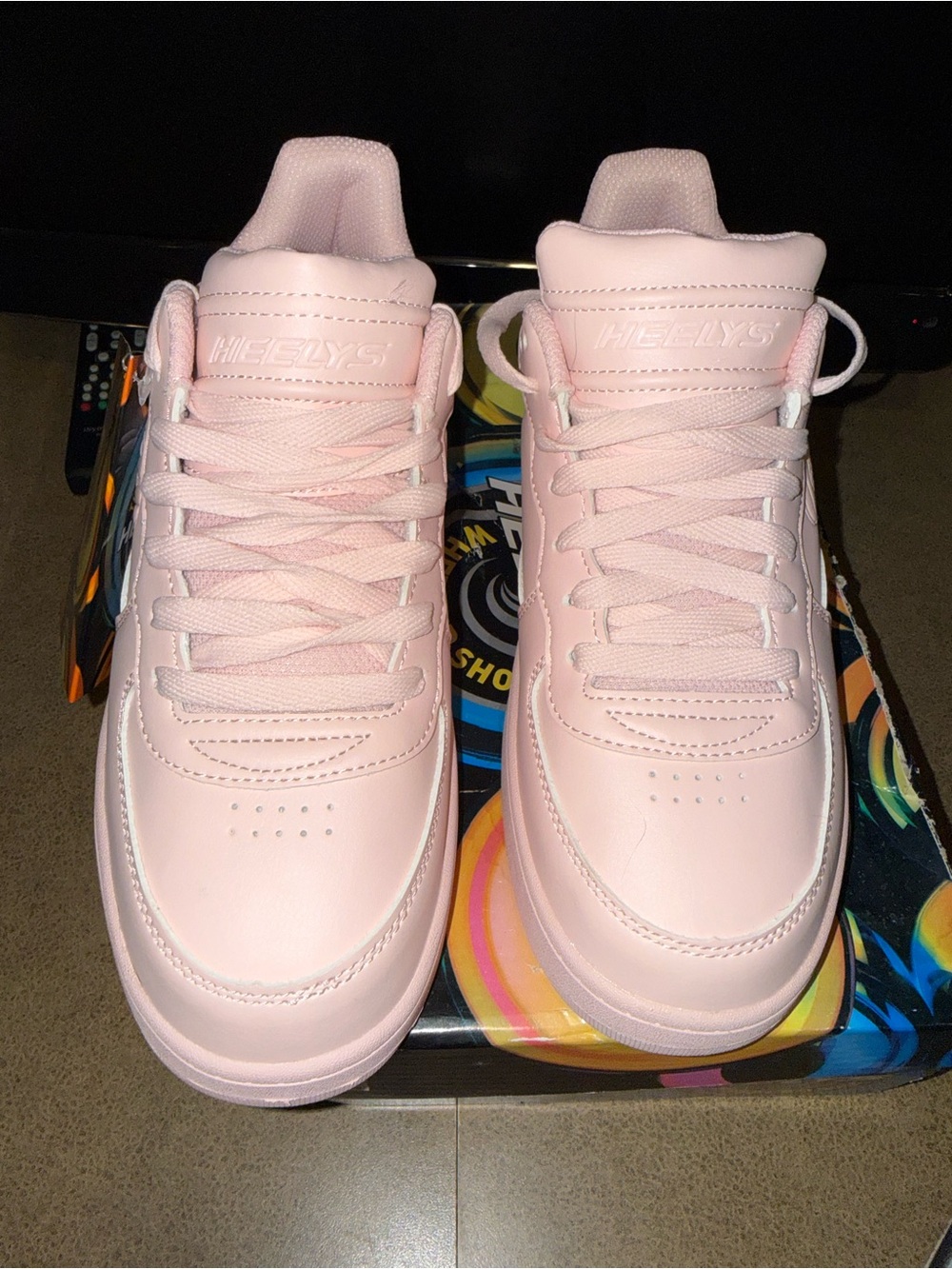 Women’s Heelys Pink Low-Top Skate Sneakers - Picture 2 of 9